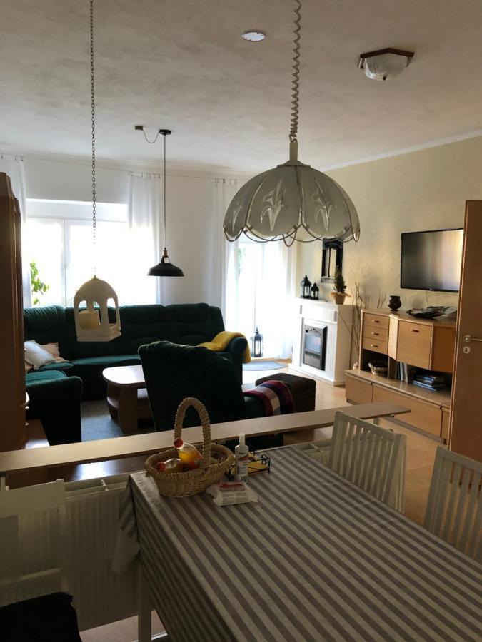 Ferienappartment Mit Schlafzimmer Farschweiler エクステリア 写真