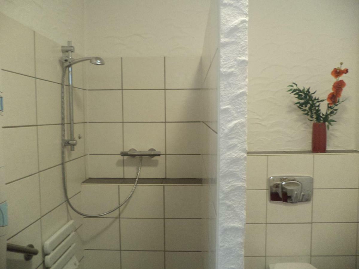Ferienappartment Mit Schlafzimmer Farschweiler エクステリア 写真